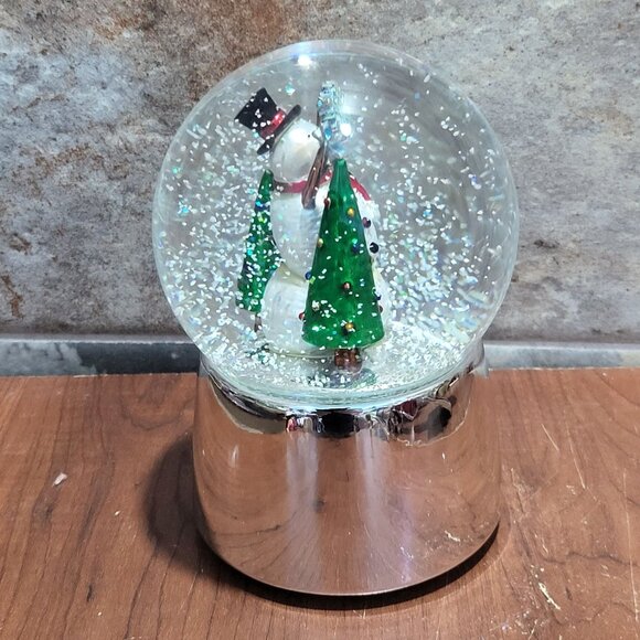 Towle Snowman Snowman Globe Music Box Plays 12 Days of Christmas Holiday Decor - Picture 6 of 11